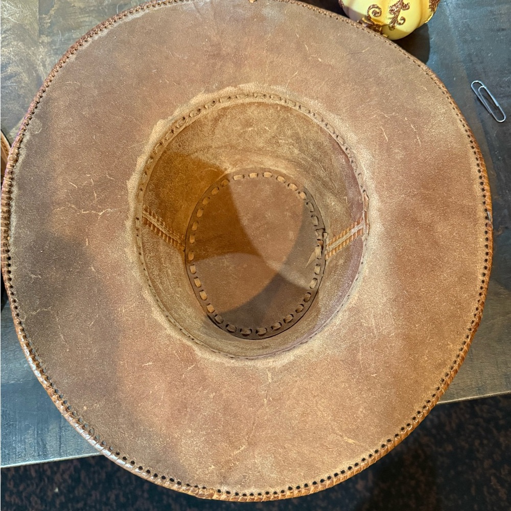 NWOT- Chuupul Leather Hat